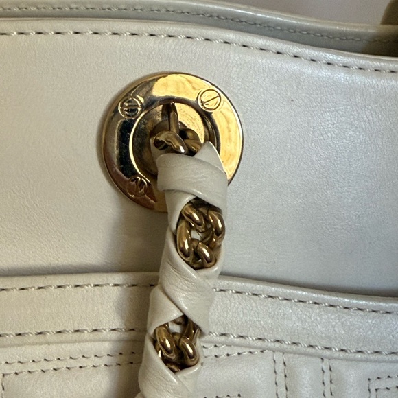 Versace White Quilted Leather Shoulder Bag ✨ - Picture 7 of 17